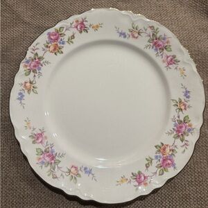 EUC Homer Laughlin China. Cashmere Dinner Plates…set of 8.